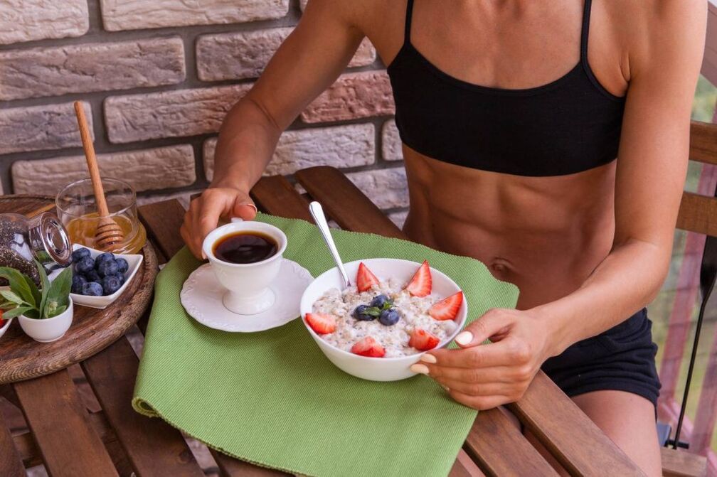 Sund morgenmad med kaloriekontrol for vægttab